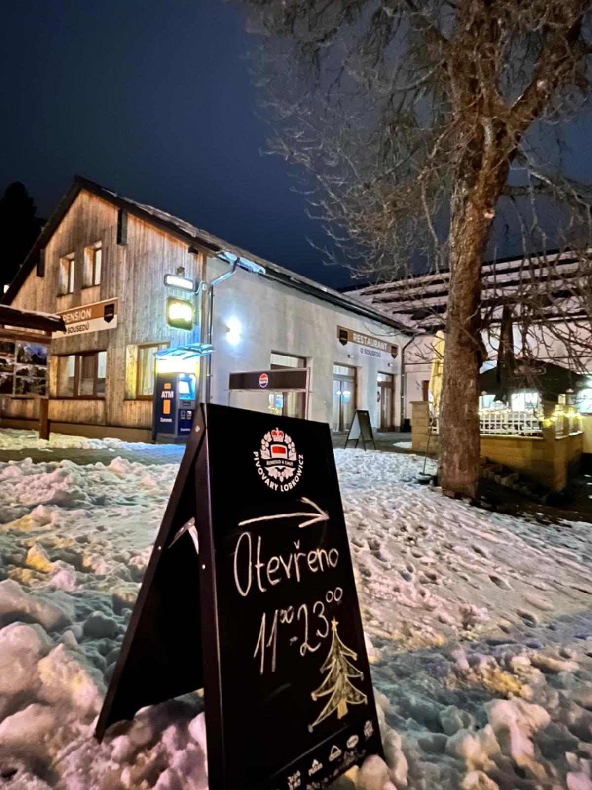 Penzion A Restaurace U Sousedu 斯特拉日尼 外观 照片
