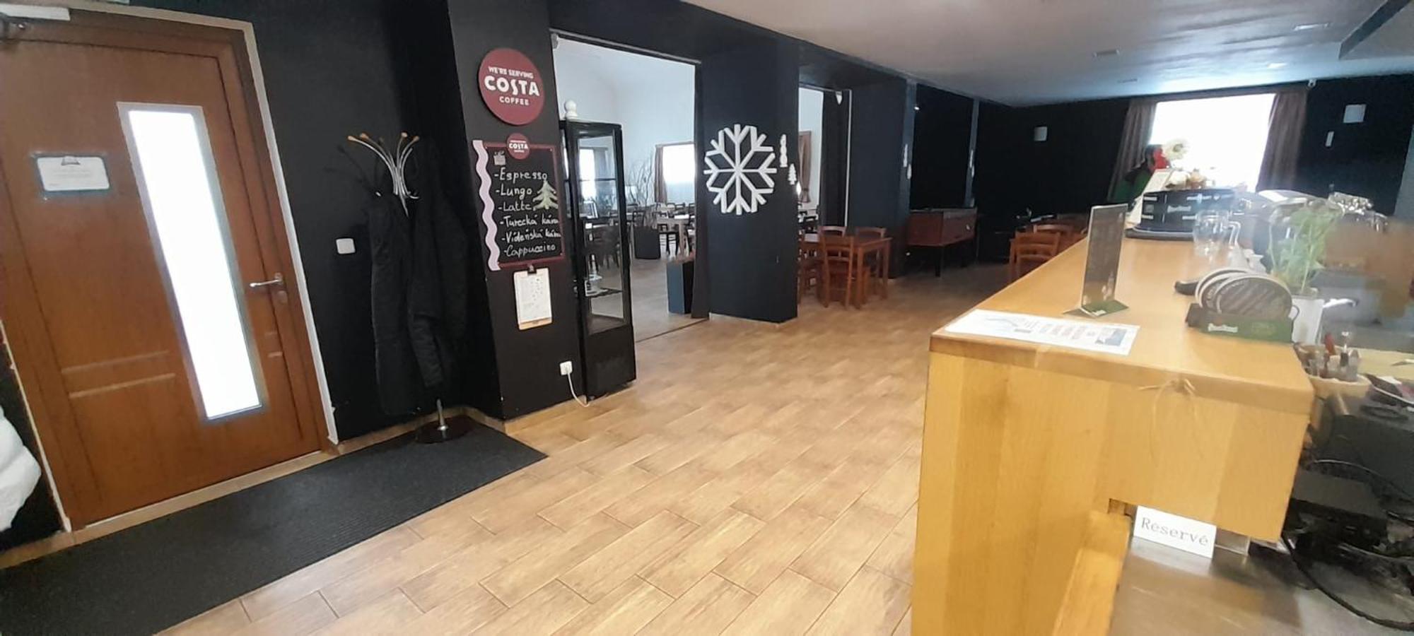 Penzion A Restaurace U Sousedu 斯特拉日尼 外观 照片