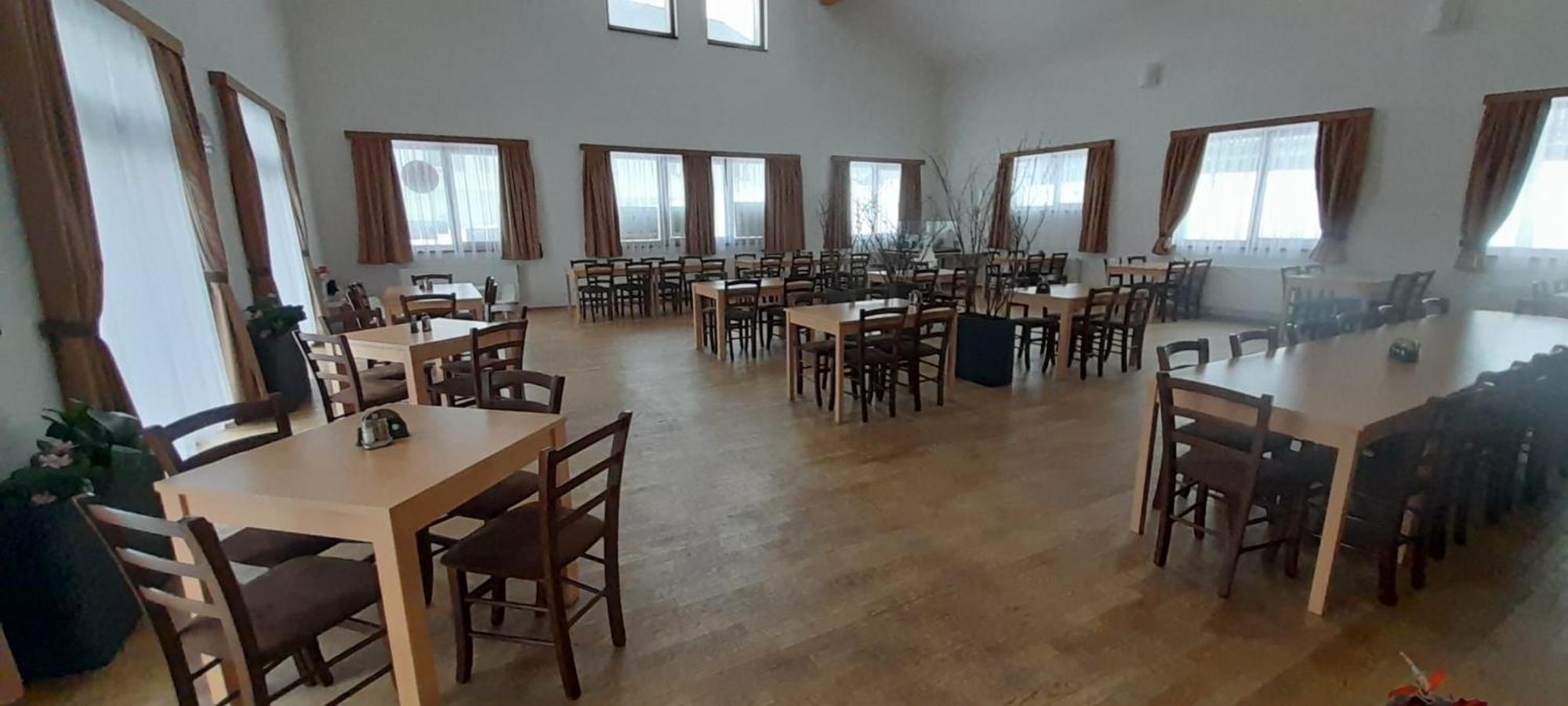 Penzion A Restaurace U Sousedu 斯特拉日尼 外观 照片