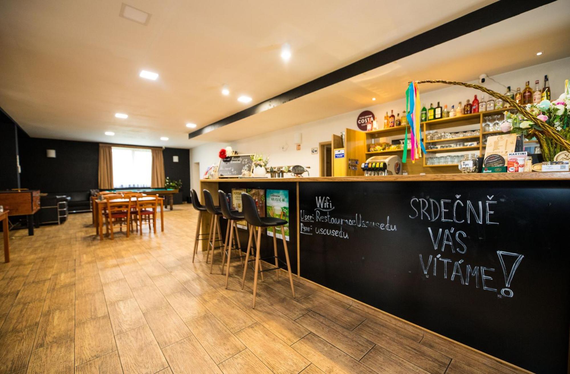 Penzion A Restaurace U Sousedu 斯特拉日尼 外观 照片