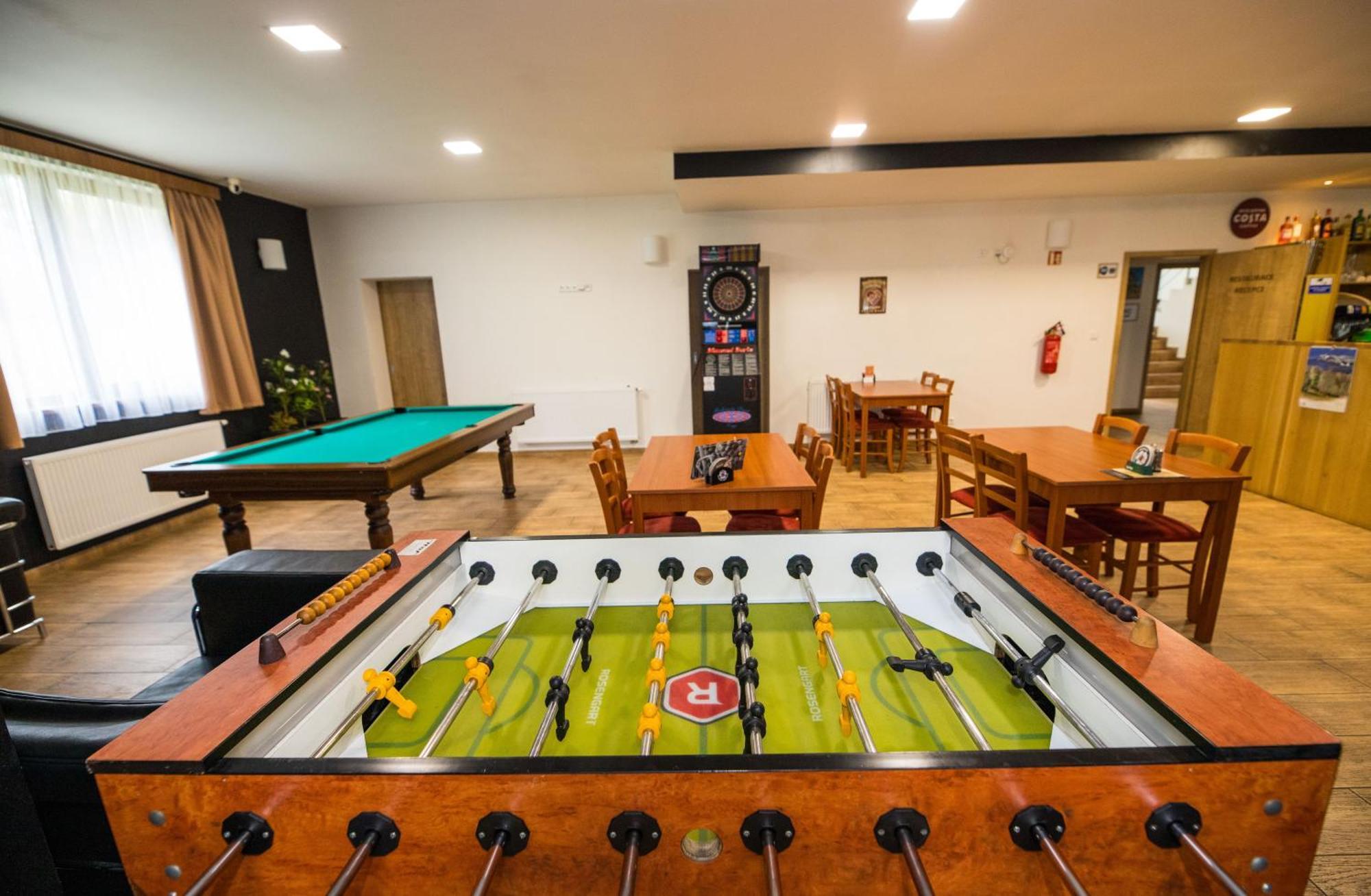 Penzion A Restaurace U Sousedu 斯特拉日尼 外观 照片